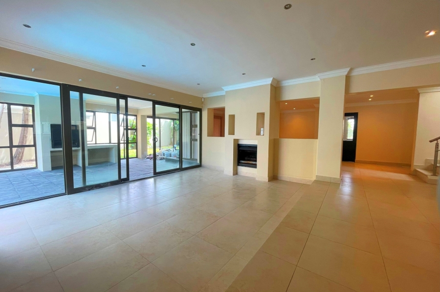 7 Bedroom Property for Sale in Sunset Beach Western Cape